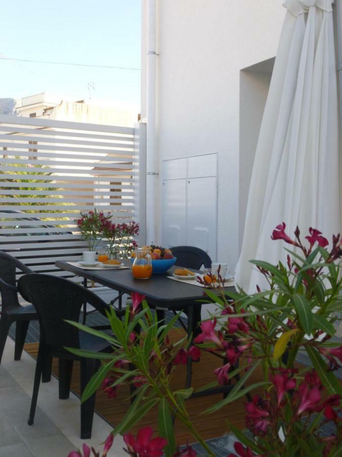 Charm Holiday Terrasini Eksteriør billede