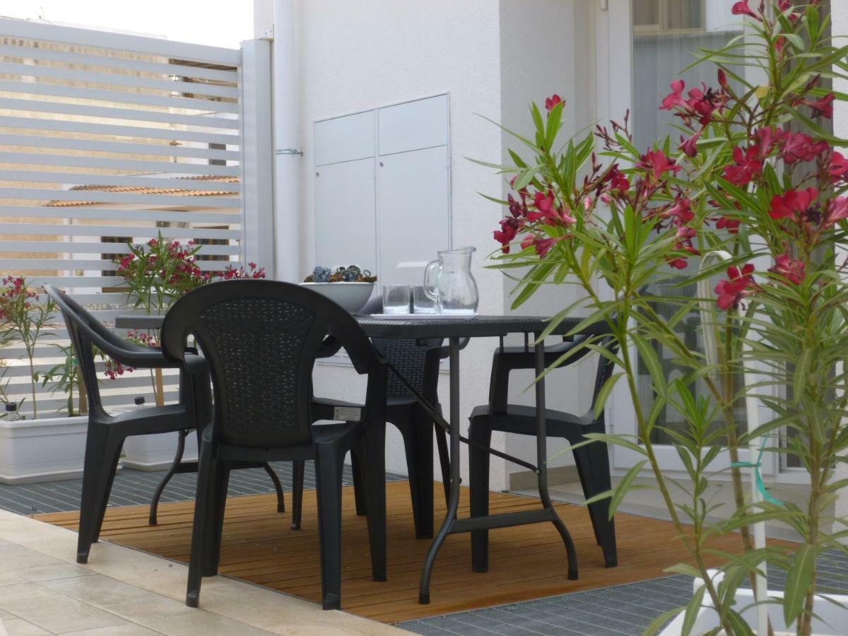 Charm Holiday Terrasini Eksteriør billede