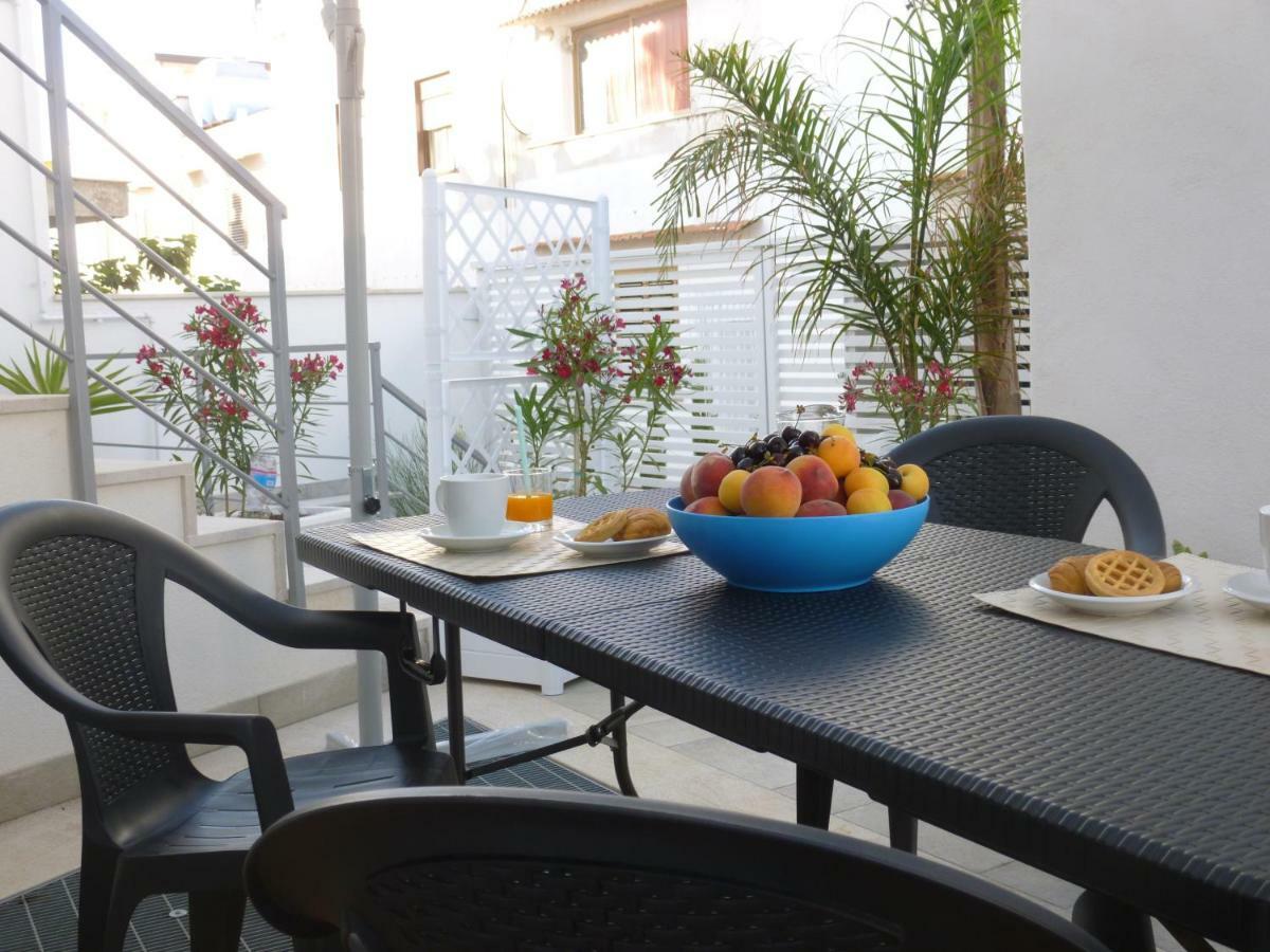Charm Holiday Terrasini Eksteriør billede