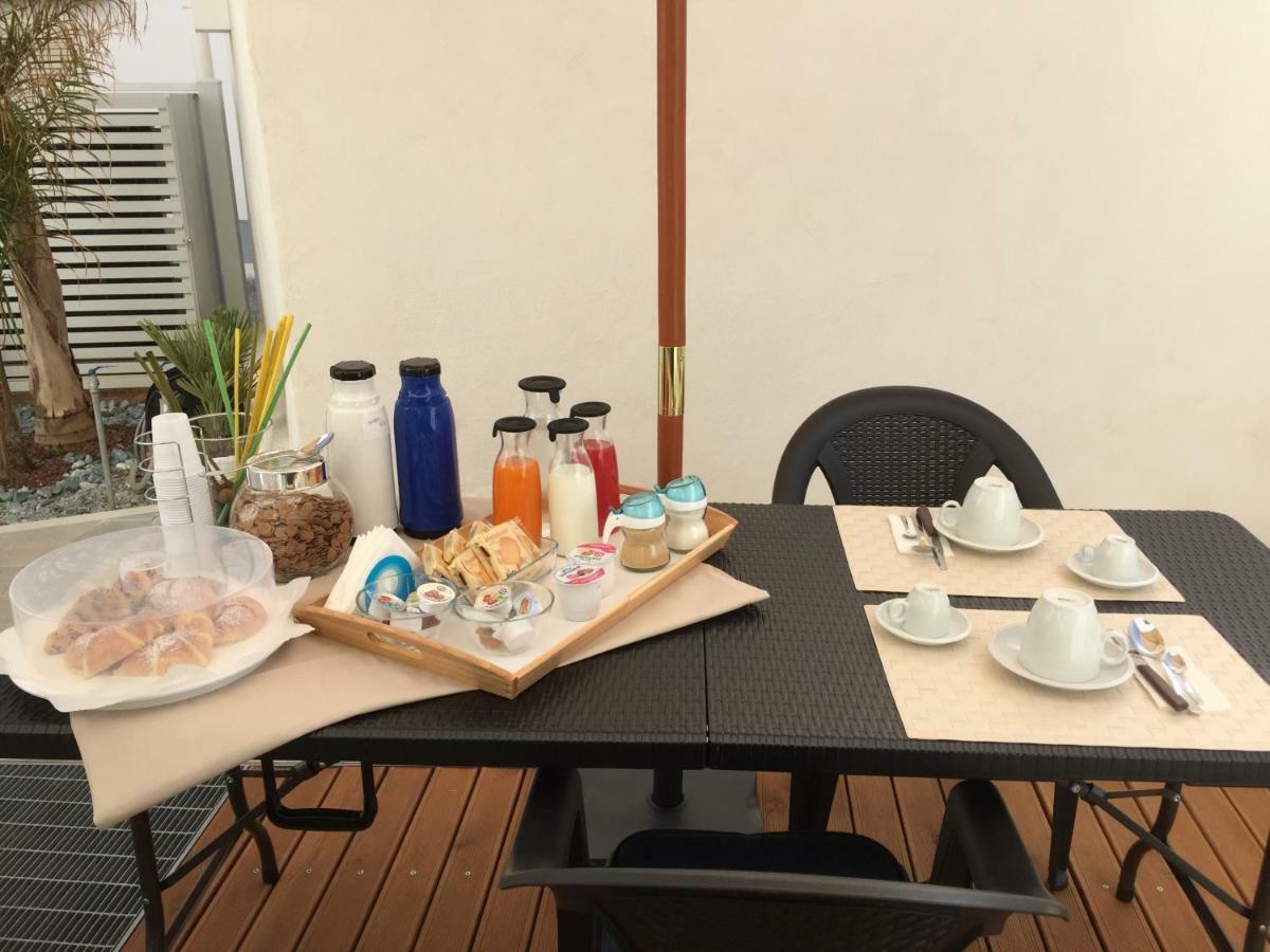Charm Holiday Terrasini Eksteriør billede